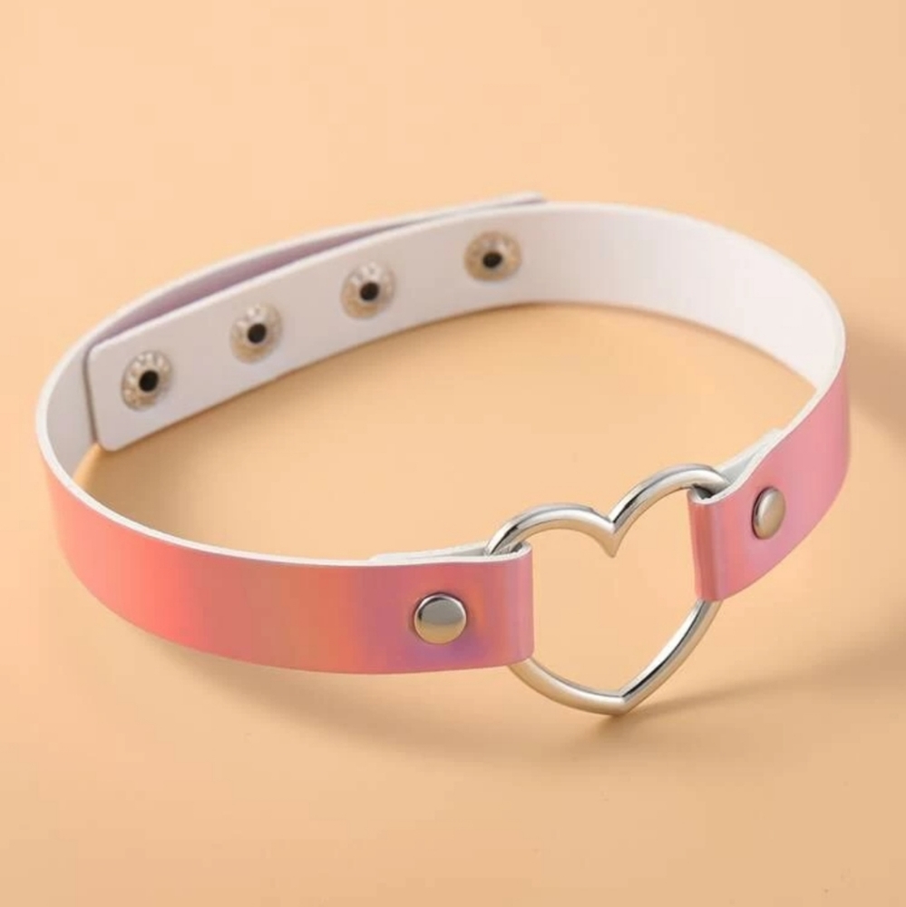 HOLOGRAPHIC PINK AND SILVER HEART CHOKER